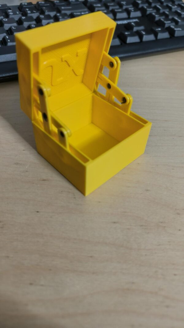 Gruppe 8: Box mit mechanischem Öffnungs-Mechanismus