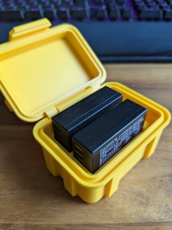 Gruppe 7 Akku und SD Karten Box