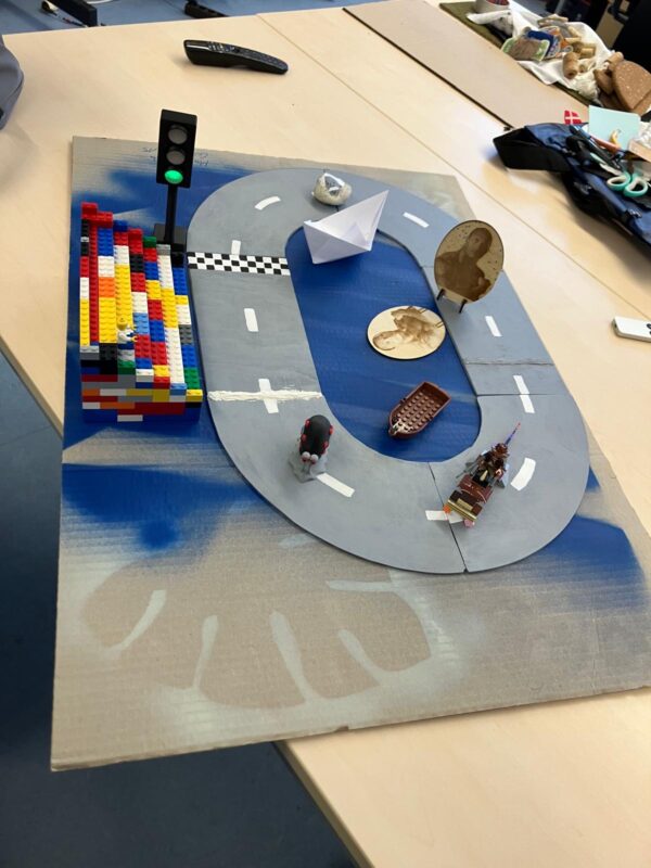 Gruppe 15: Rennbahn für Steine